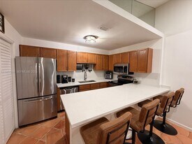 13680 Yarmouth Ct in Wellington, FL - Building Photo