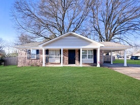 8541 Bridgewood Dr in Southaven, MS - Building Photo