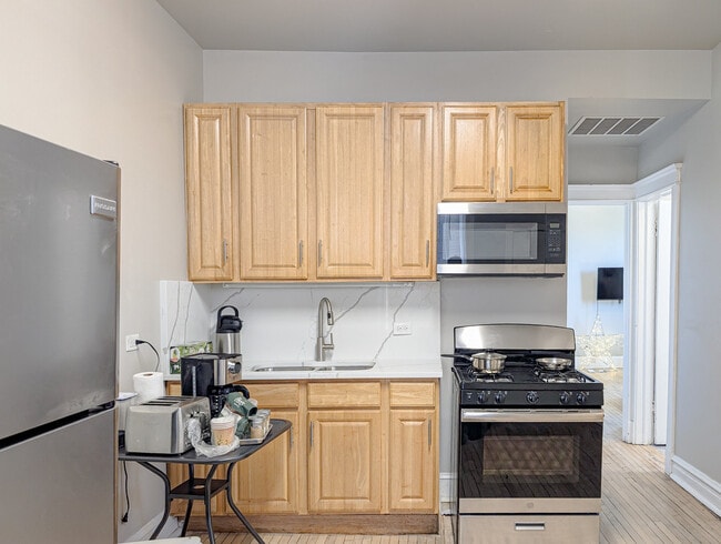 2838 W Roosevelt Rd in Chicago, IL - Building Photo - Building Photo