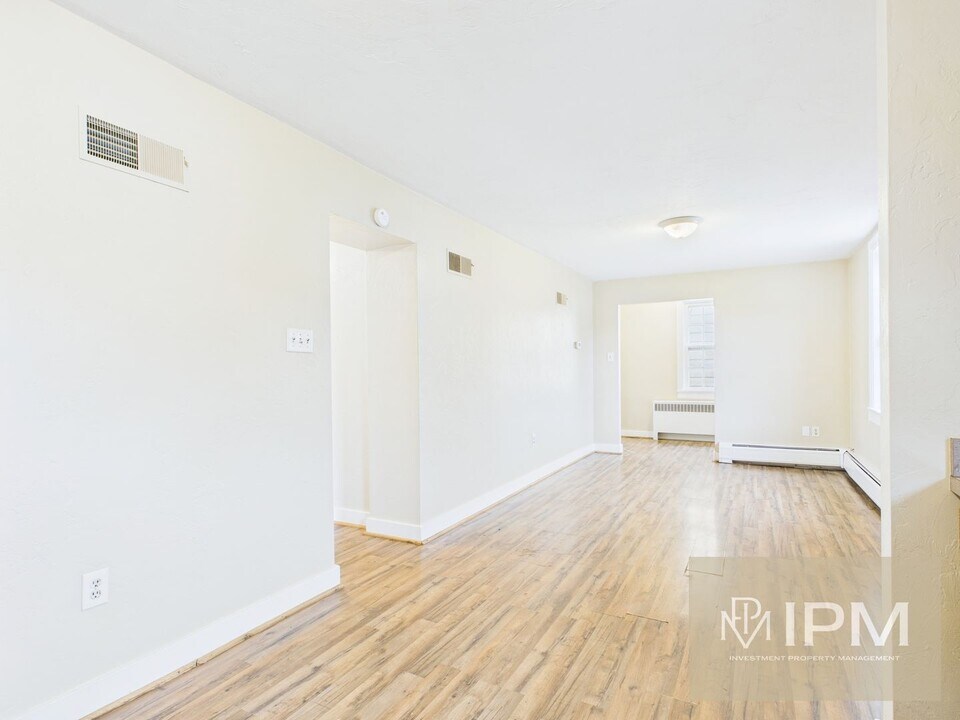 44 N Main St in Mount Wolf, PA - Building Photo