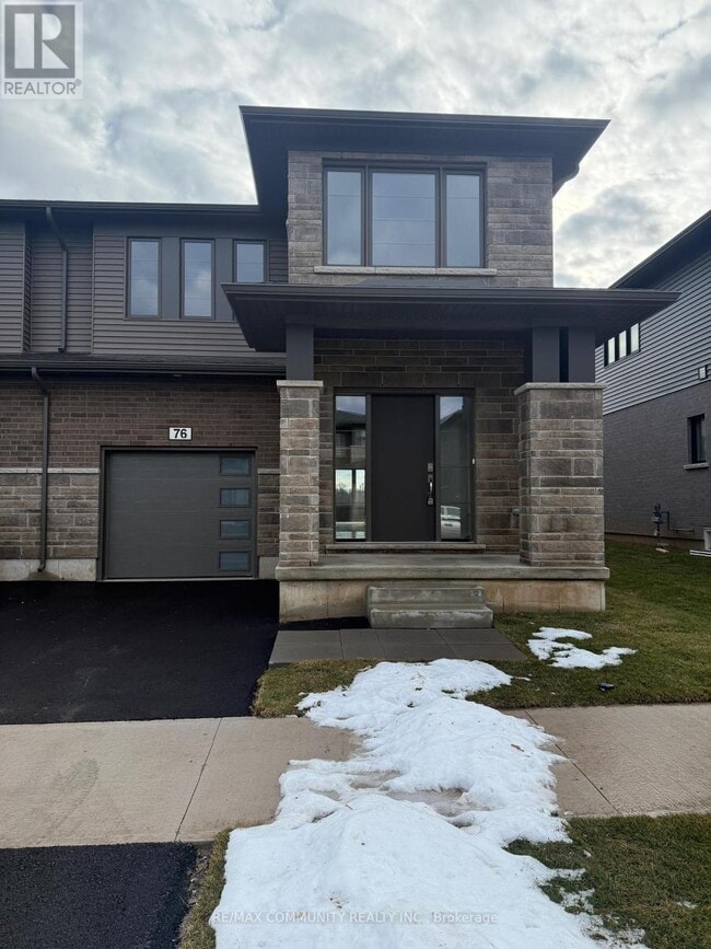 property at 76 Acacia Rd