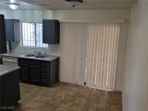 2301 Mariposa Ave in Las Vegas, NV - Building Photo - Building Photo