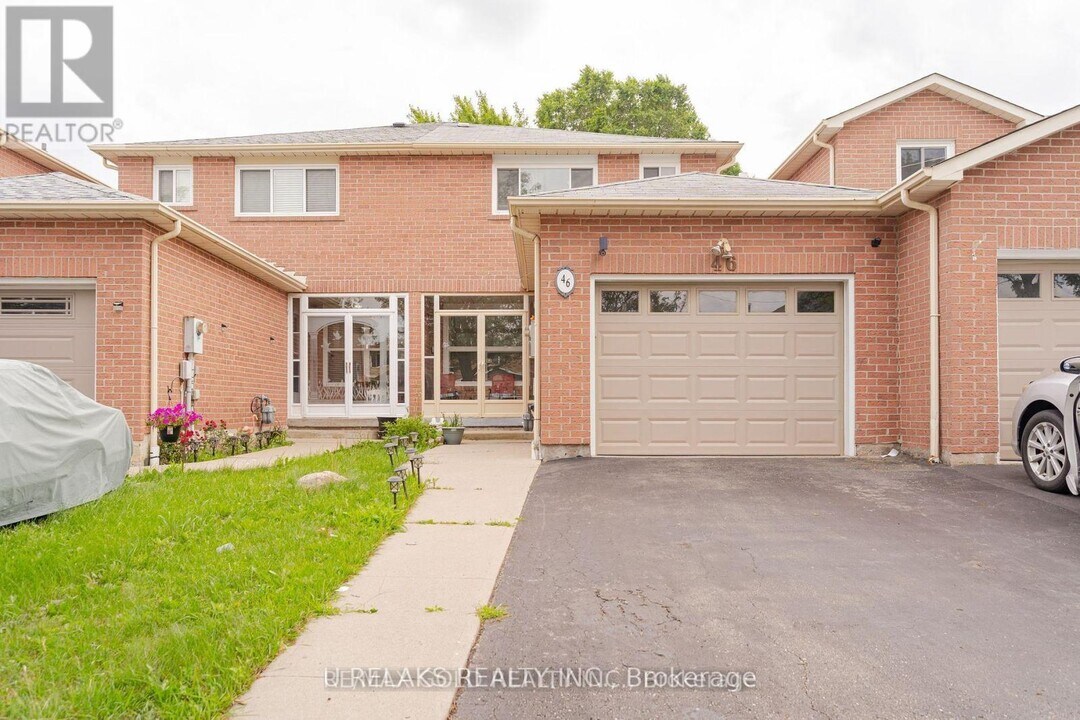 46 Donna Dr in Brampton, ON - Building Photo