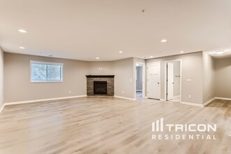 4147 Blakewood Dr in Shakopee, MN - Building Photo - Building Photo