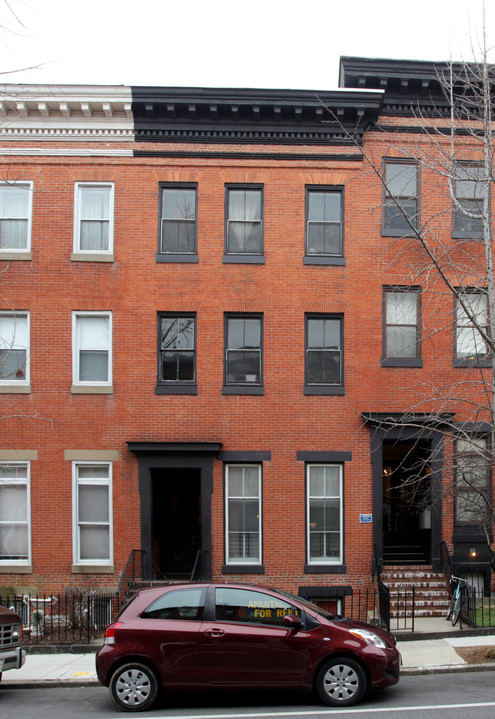 914 N Calvert St in Baltimore, MD - Building Photo