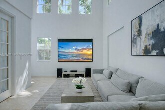 4867 Ponce de Leon Blvd in Coral Gables, FL - Building Photo - Building Photo