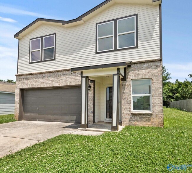 223 Dormont Dr NE in Huntsville, AL - Building Photo - Building Photo