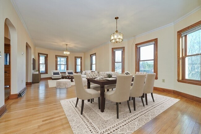 18 Forest St in Lexington, MA - Building Photo - Building Photo