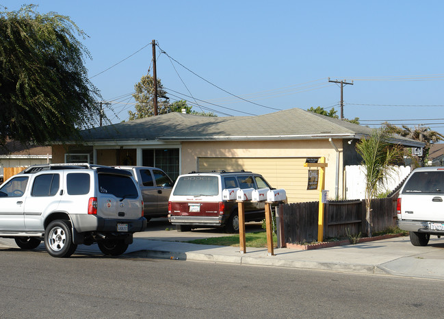 96-98 Princeton Ave in Oxnard, CA - Building Photo - Building Photo