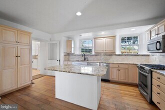 1025 N Chatham Rd in Coatesville, PA - Building Photo - Building Photo