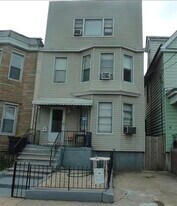 35 Orient Ave in Jersey City, NJ - Building Photo