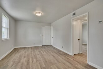 100 Old Trail Ct in Nashville, TN - Building Photo - Building Photo