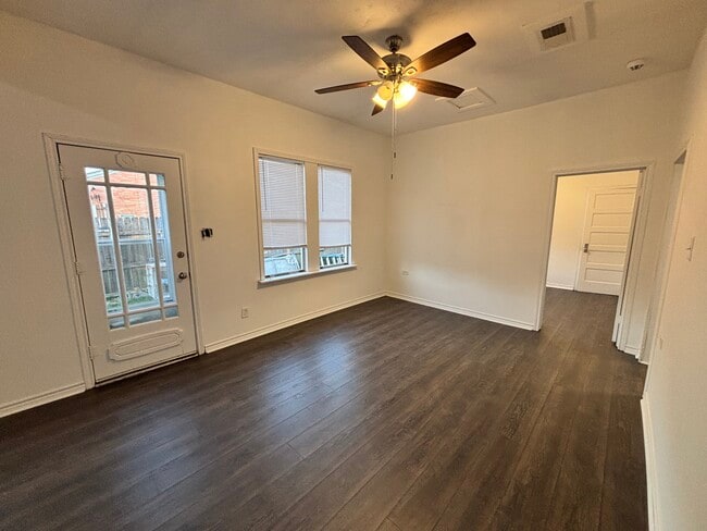1117 Dallas St in Port Neches, TX - Building Photo - Building Photo