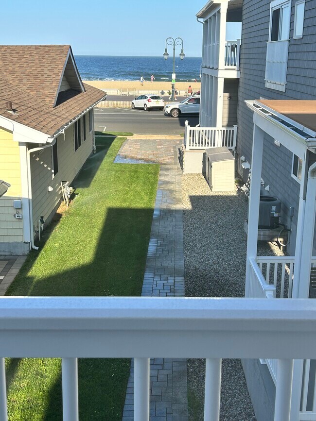 903 Ocean Ave, Unit A in Belmar, NJ - Foto de edificio - Building Photo