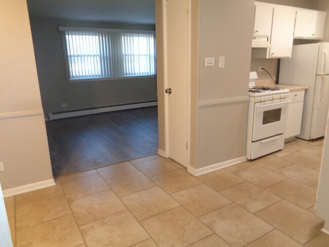 10748 S Harlem Ave in Worth, IL - Building Photo - Building Photo