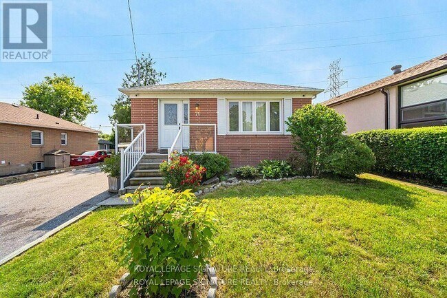 71-71 Redwater Dr in Toronto, ON - Building Photo - Building Photo