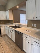 2186 Heathrow Dr in Tallahassee, FL - Foto de edificio - Building Photo