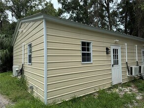 6345 W Mango Ln in Crystal River, FL - Building Photo - Building Photo