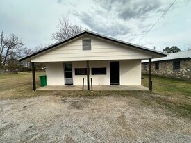 1108 Railroad St in Columbus, MS - Building Photo