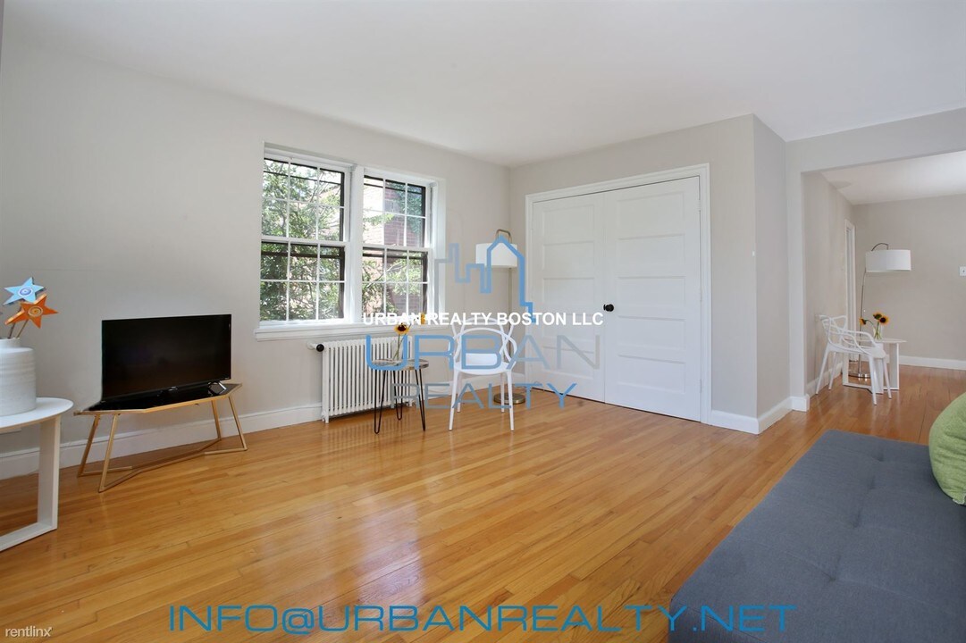 8 Kilsyth Terrace-Unit -# 3 in Boston, MA - Building Photo