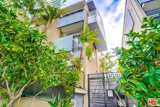 11960 Iowa Ave in Los Angeles, CA - Building Photo - Building Photo
