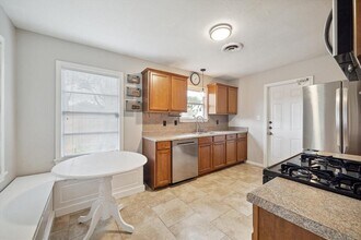 1355 Gardenia Dr in Houston, TX - Building Photo - Building Photo