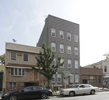 314 Graham Ave in Brooklyn, NY - Building Photo