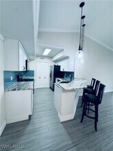 13535 Eagle Ridge Dr in Ft. Myers, FL - Foto de edificio - Building Photo
