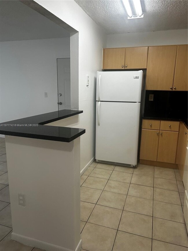 7110 NW 179th St in Hialeah, FL - Building Photo - Building Photo