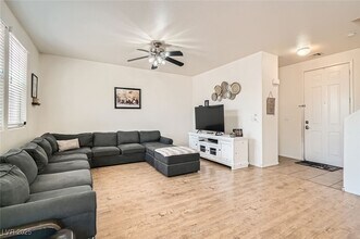 8252 S Pearl Oasis Ct in Las Vegas, NV - Building Photo - Building Photo