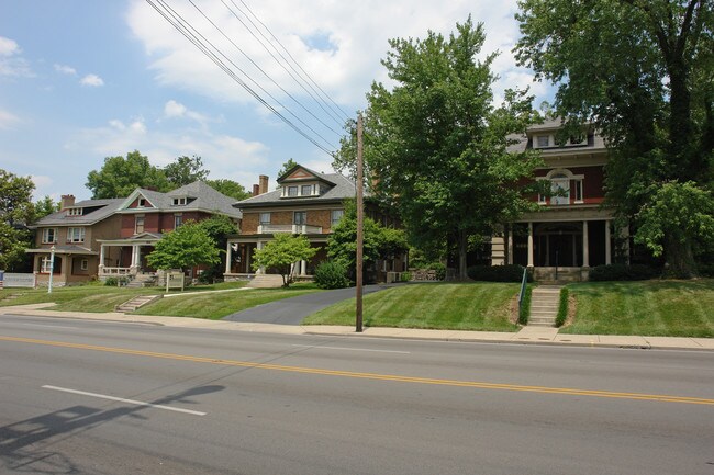 615 E Main St in Lexington, KY - Building Photo - Building Photo