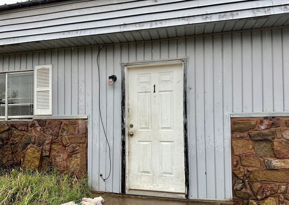 171 Fields St in Russellville, AR - Building Photo