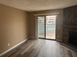 910 S Walden St, Unit 101 in Aurora, CO - Building Photo - Building Photo