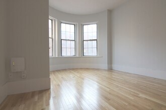 99 Saint Botolph St, Unit 4 in Boston, MA - Foto de edificio - Building Photo