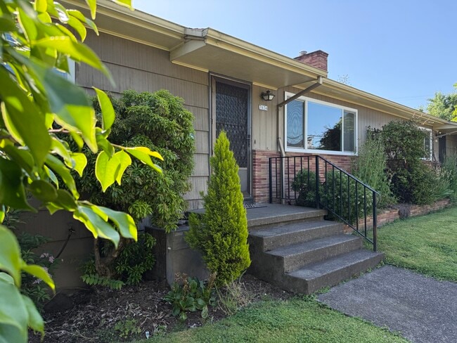 property at 7634 N Peninsular Ave