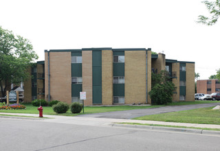 Copper Stone Apartments in St. Louis Park, MN - Foto de edificio - Building Photo