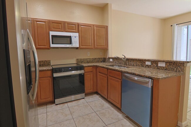 21211 NW 14th Pl in Miami Gardens, FL - Building Photo - Building Photo