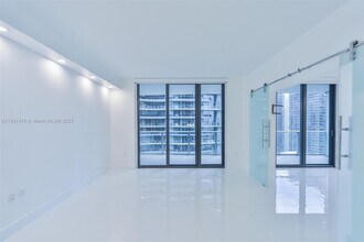 1010 Brickell Ave, Unit #3107 in Miami, FL - Building Photo - Building Photo