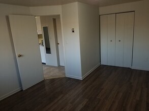 660 Wyandotte St W in Windsor, ON - Foto de edificio - Building Photo