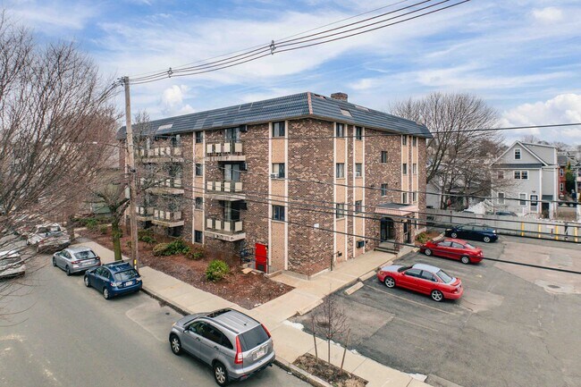 Lowell House Condominium