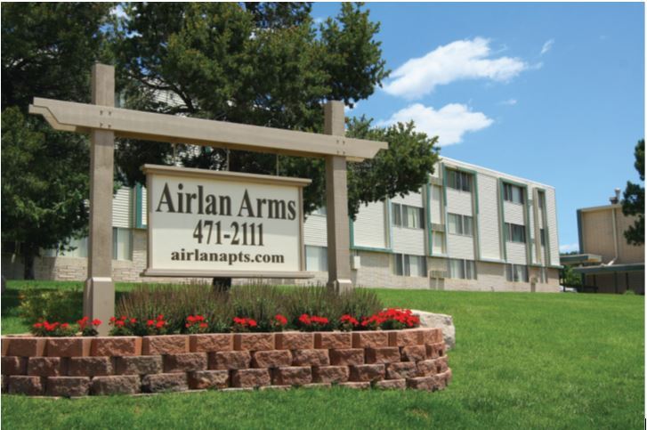 Airlan Arms in Colorado Springs, CO - Building Photo