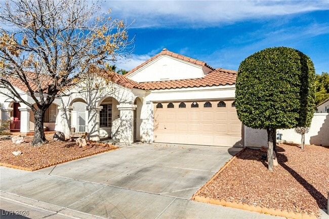 property at 1828 Vista Pointe Ave