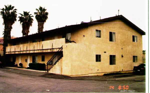 9136 Cedros Ave in Panorama City, CA - Building Photo - Building Photo