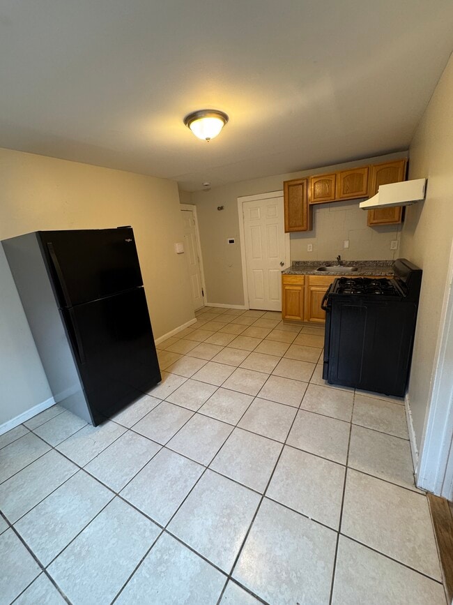 222 S 10th St, Unit 3 in Newark, NJ - Building Photo - Building Photo