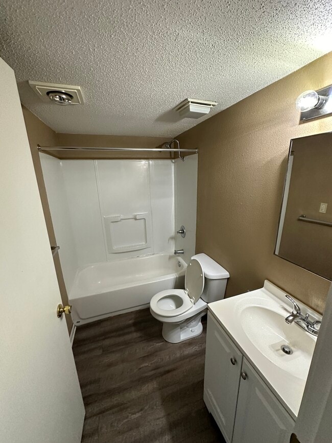 1530 W 14th Street in Chanute, KS - Building Photo - Building Photo