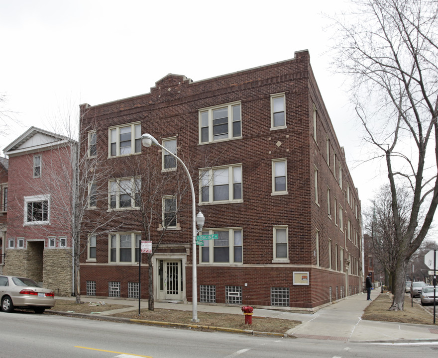 Lakeview Apartments in Chicago, IL - Building Photo