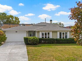 1813 W Pheasant Trail in Mount Prospect, IL - Building Photo