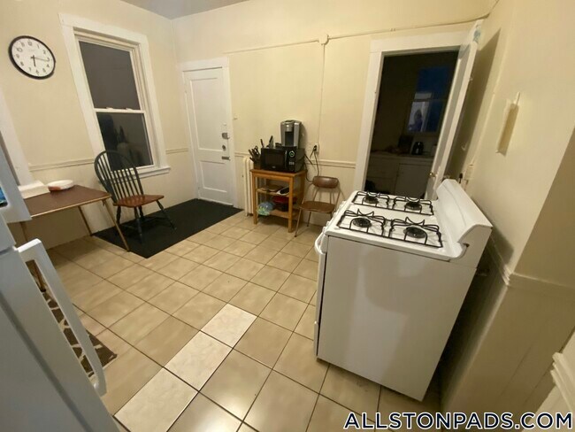 5 Harvard Ter, Unit 3 in Boston, MA - Building Photo - Building Photo