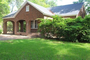 823 W Society Ave in Albany, GA - Building Photo