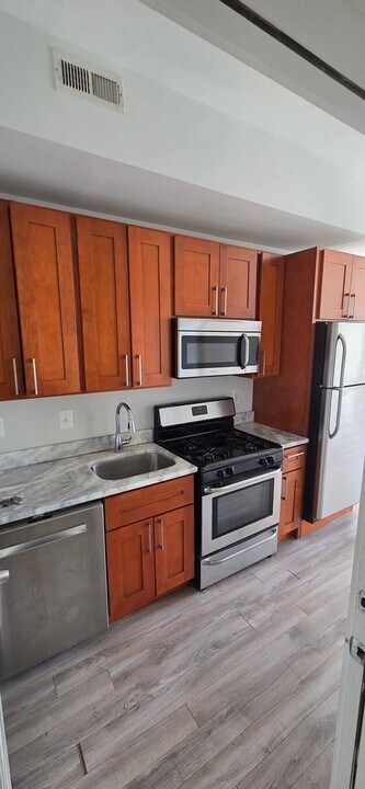 134 6th St NE in Washington, DC - Building Photo